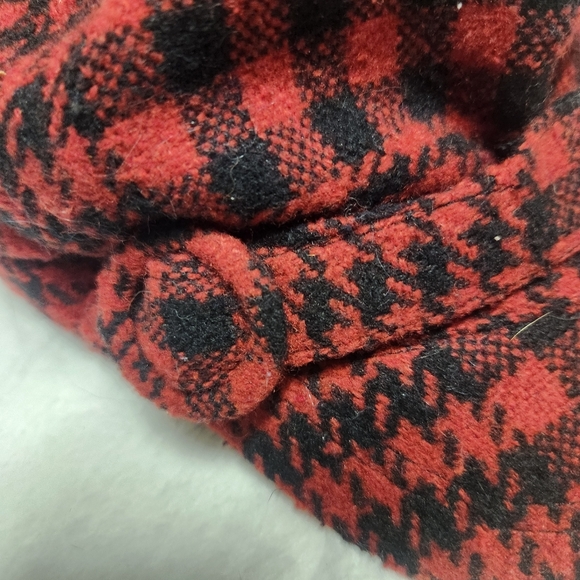 Nine West- Women's- Newsboy- Cabbie-Hat with Houndstooth Pattern - Picture 3 of 6